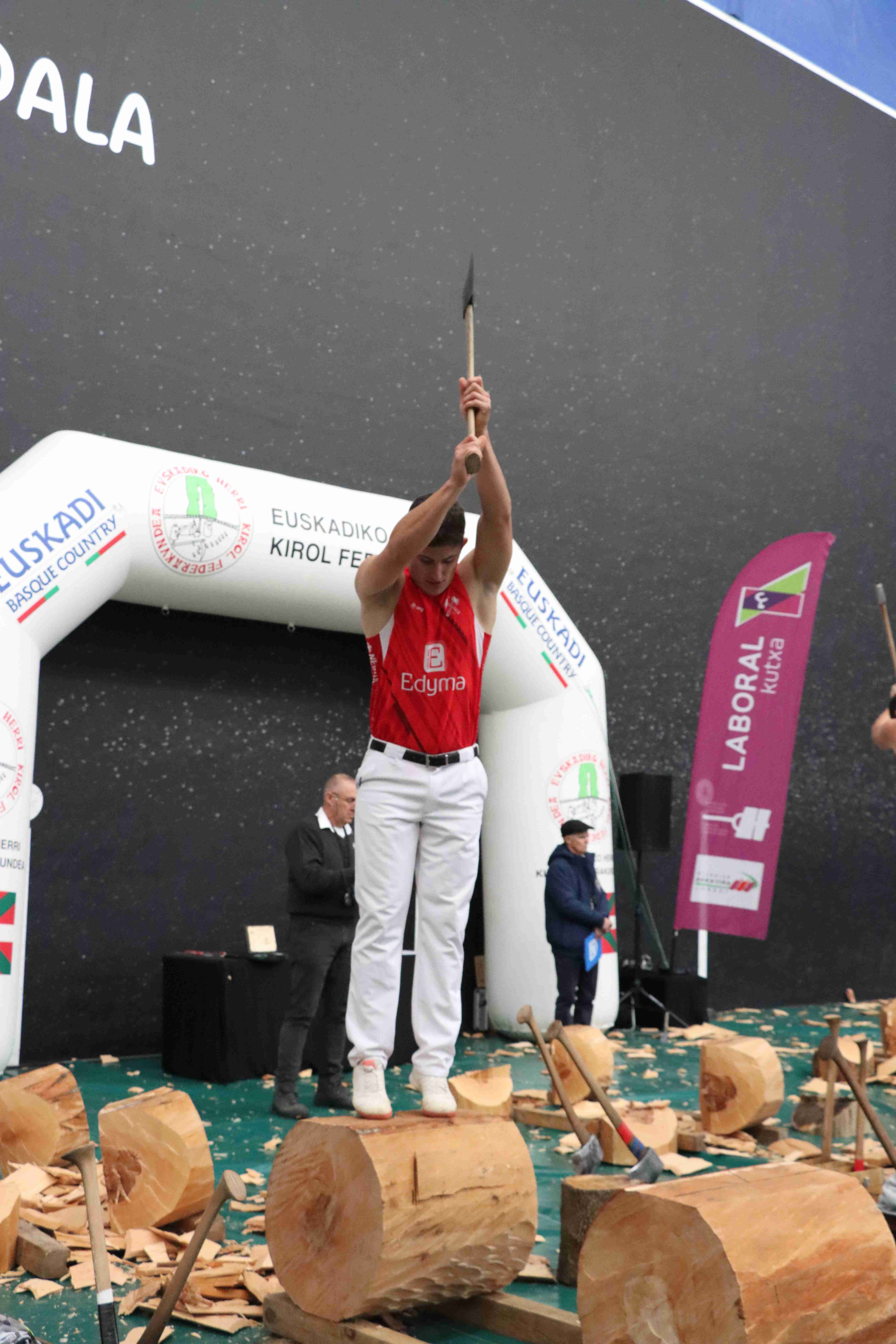 Arkaitz Etxebeste Aizkolaria Negua Herri kirolak